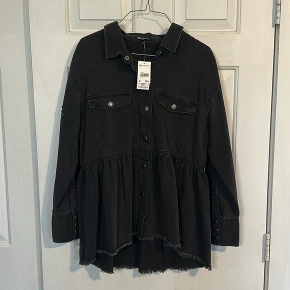 NWT Versona Black Baby Doll Denim Jacket size medium - Picture 1 of 4